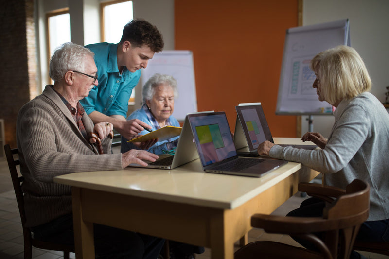 Is Using the Internet Good for Seniors?